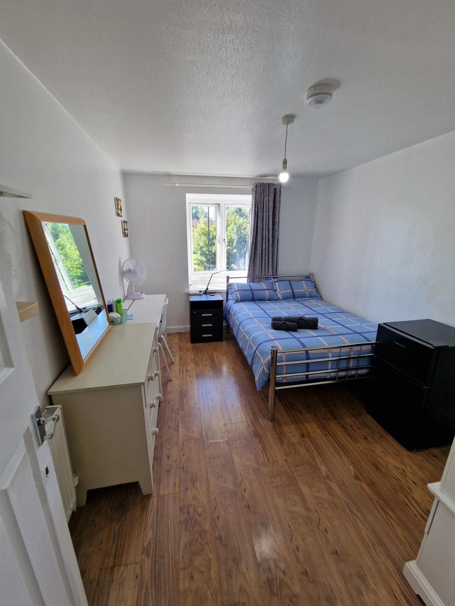 Cozy Double Bedroom In Zone 1-2 Central Лондон Екстериор снимка